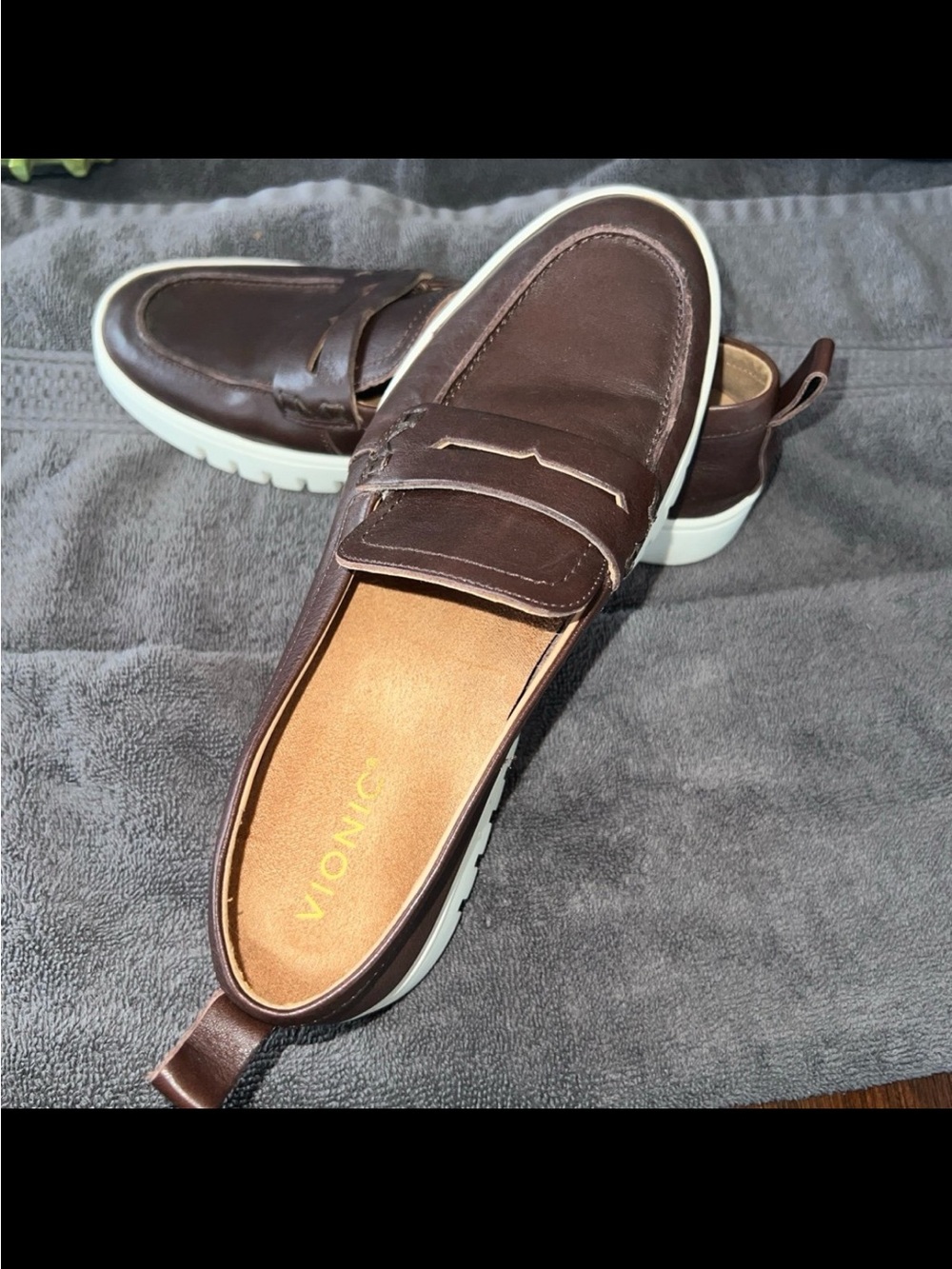 VIONIC WOMEN’S UPTOWN DARK BROWN LEATHER LOAFERS//SIZE 9 - Picture 4 of 6